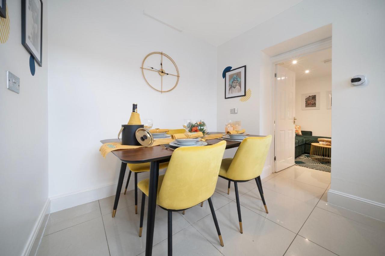 1 Bed House, Free Parking, 15 Minutes From Cheltenham Races Gloucester Eksteriør bilde