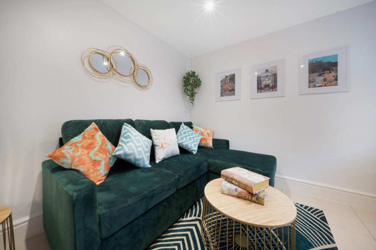 1 Bed House, Free Parking, 15 Minutes From Cheltenham Races Gloucester Eksteriør bilde