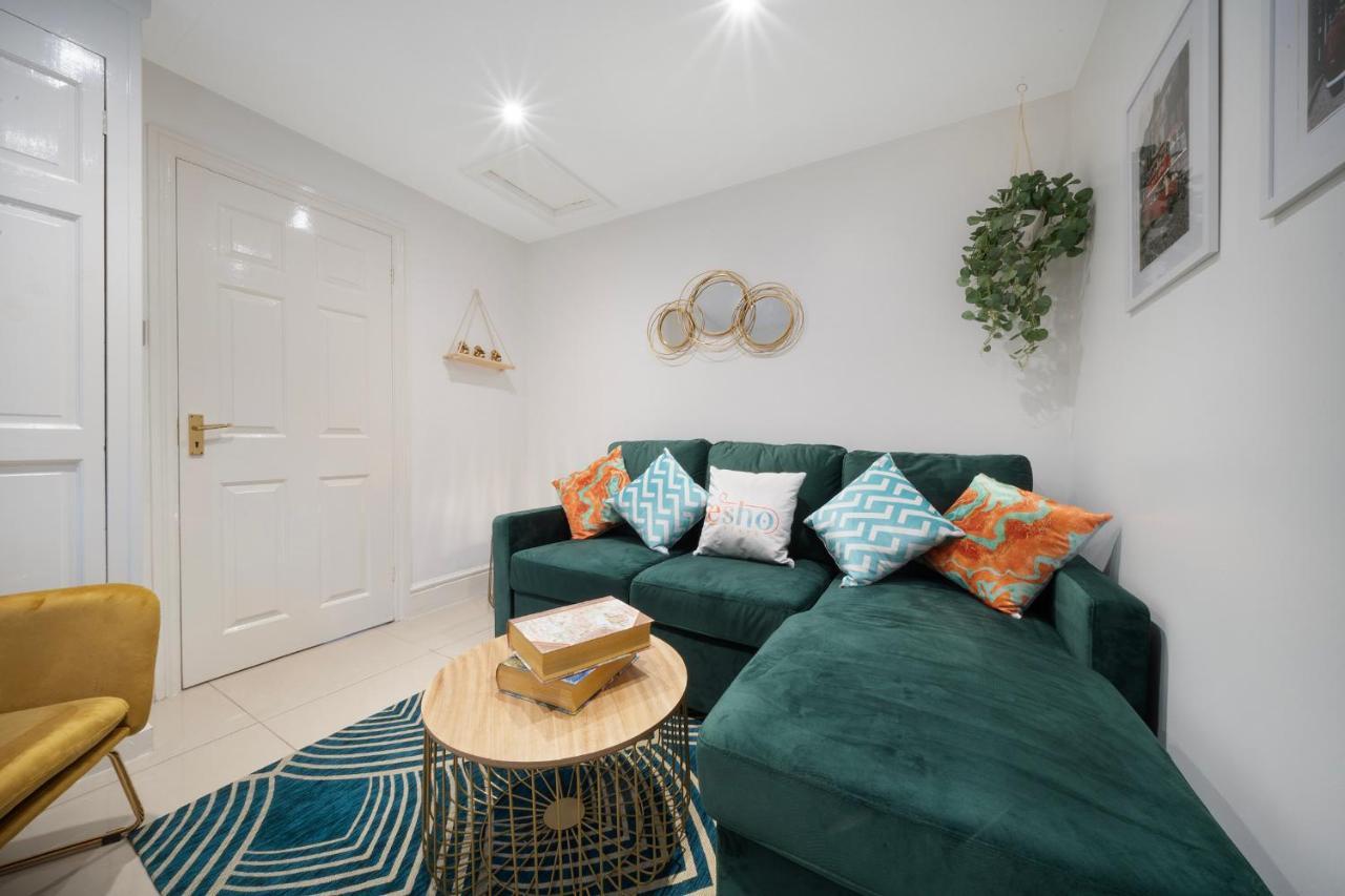 1 Bed House, Free Parking, 15 Minutes From Cheltenham Races Gloucester Eksteriør bilde