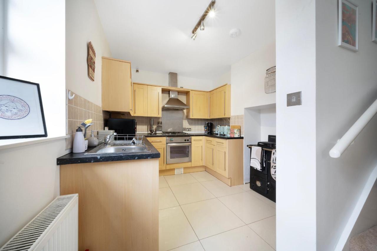 1 Bed House, Free Parking, 15 Minutes From Cheltenham Races Gloucester Eksteriør bilde