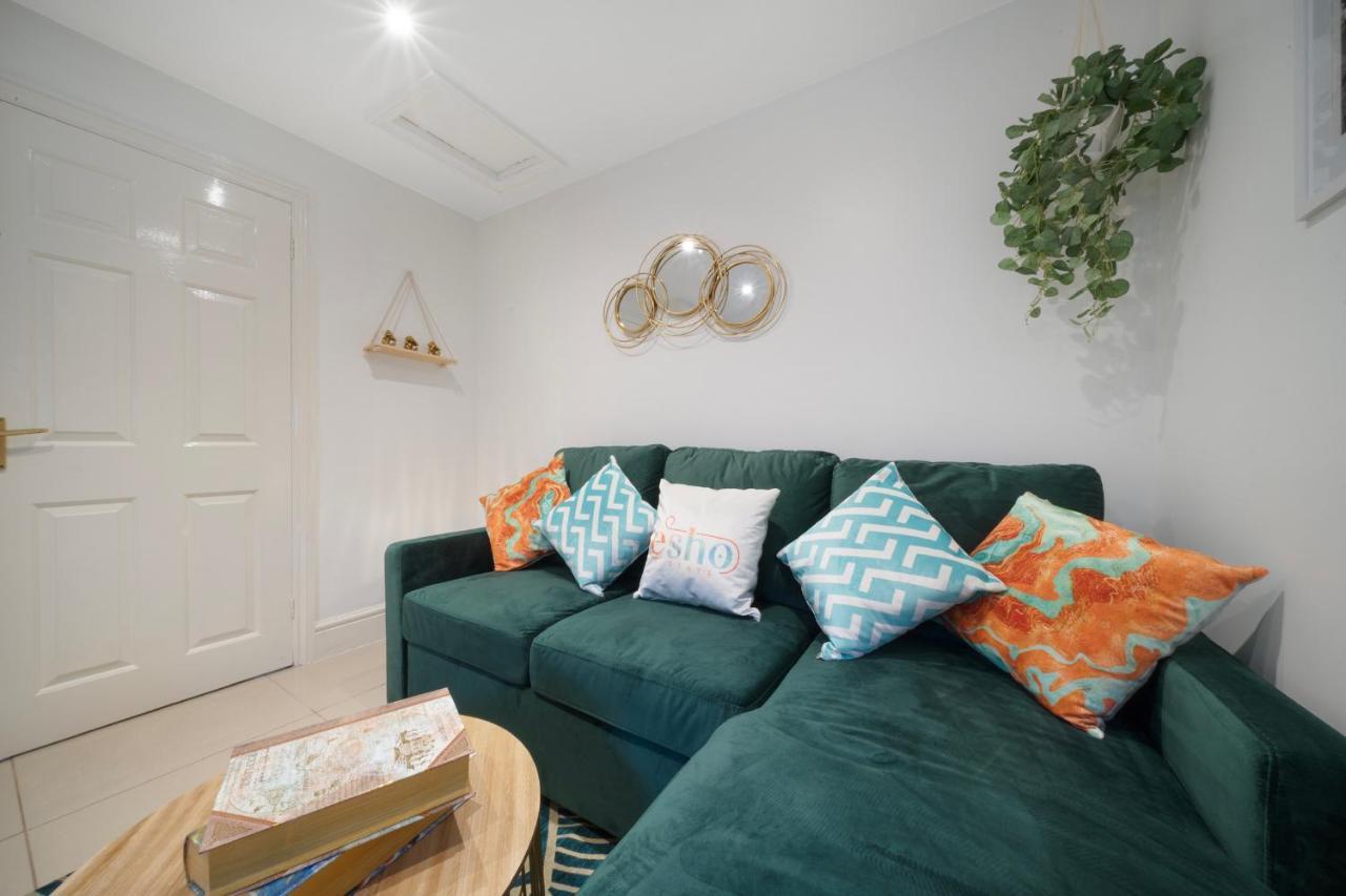 1 Bed House, Free Parking, 15 Minutes From Cheltenham Races Gloucester Eksteriør bilde